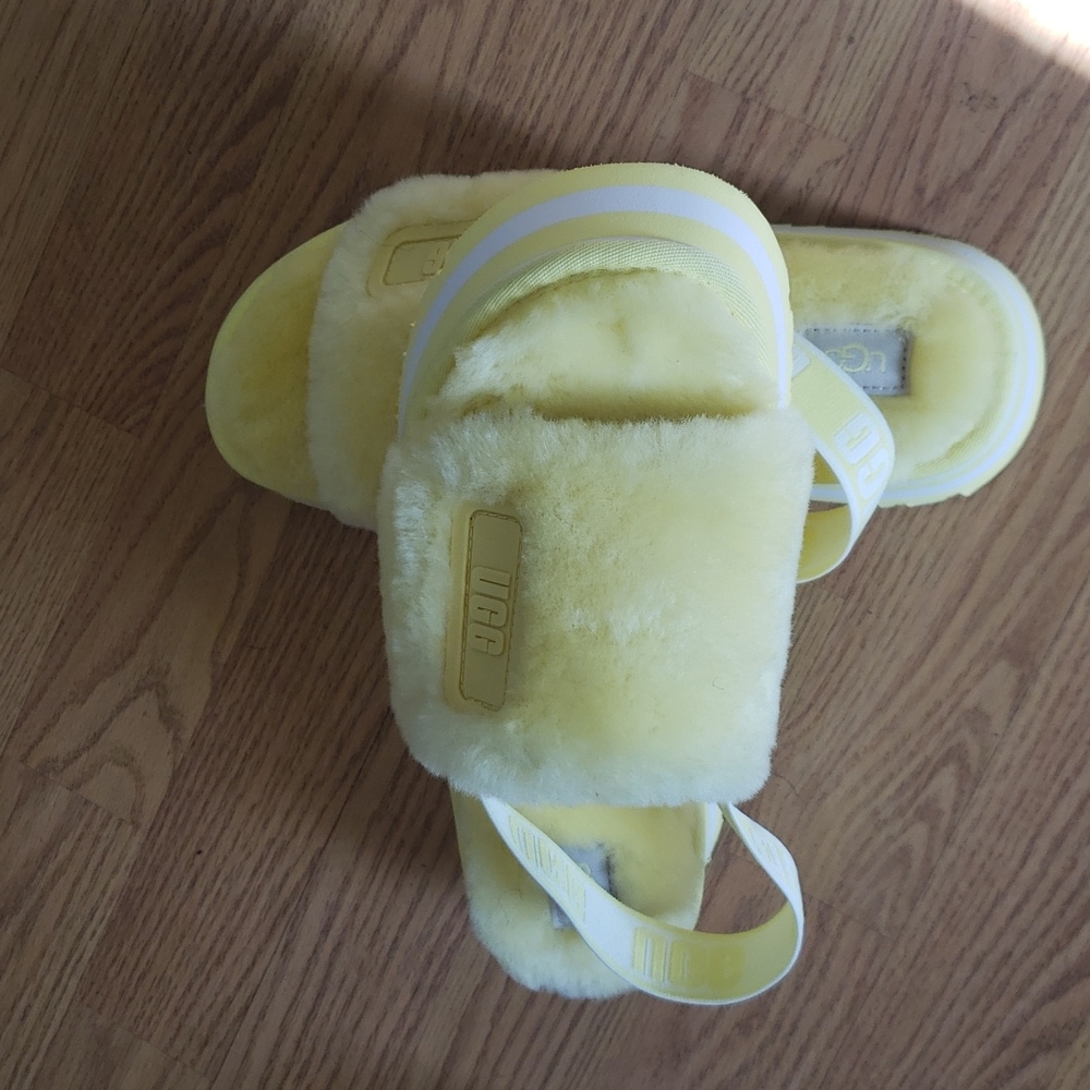 Uggs - Picture 4 of 5